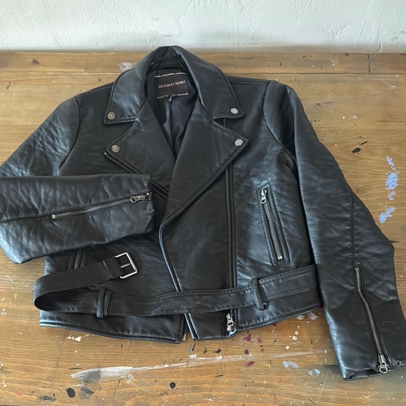 Victoria's Secret Jackets & Blazers - Victoria's Secret Black Leather Motorcycle Jacket with Quilted Shoulders M NWOT
